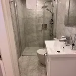 Eye Hotel