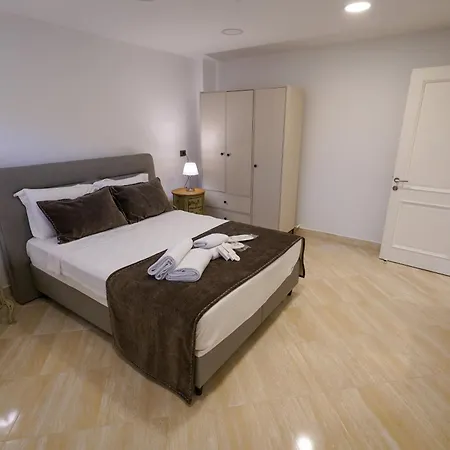 Eye Hotel