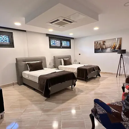 Eye Hotel
